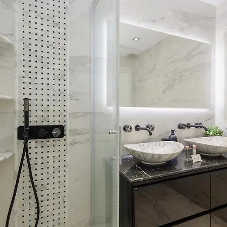2 Bedroom In Golden Mile * Marbella