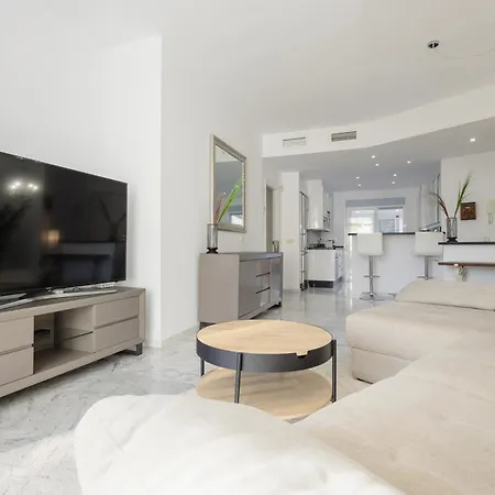 2 Bedroom In Golden Mile Apartment