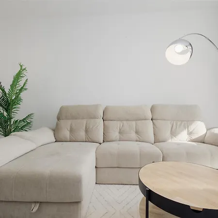2 Bedroom In Golden Mile * Marbella