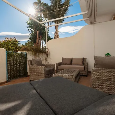 2 Bedroom In Golden Mile Apartment *